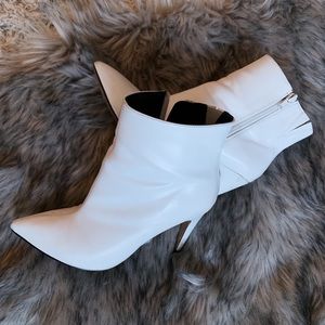 Aldo Snow Whote Booties